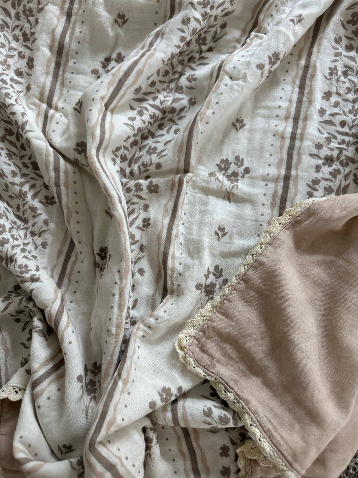 Lettie Floral QUILTED 6 Layer Gauze Blanket: Lace
