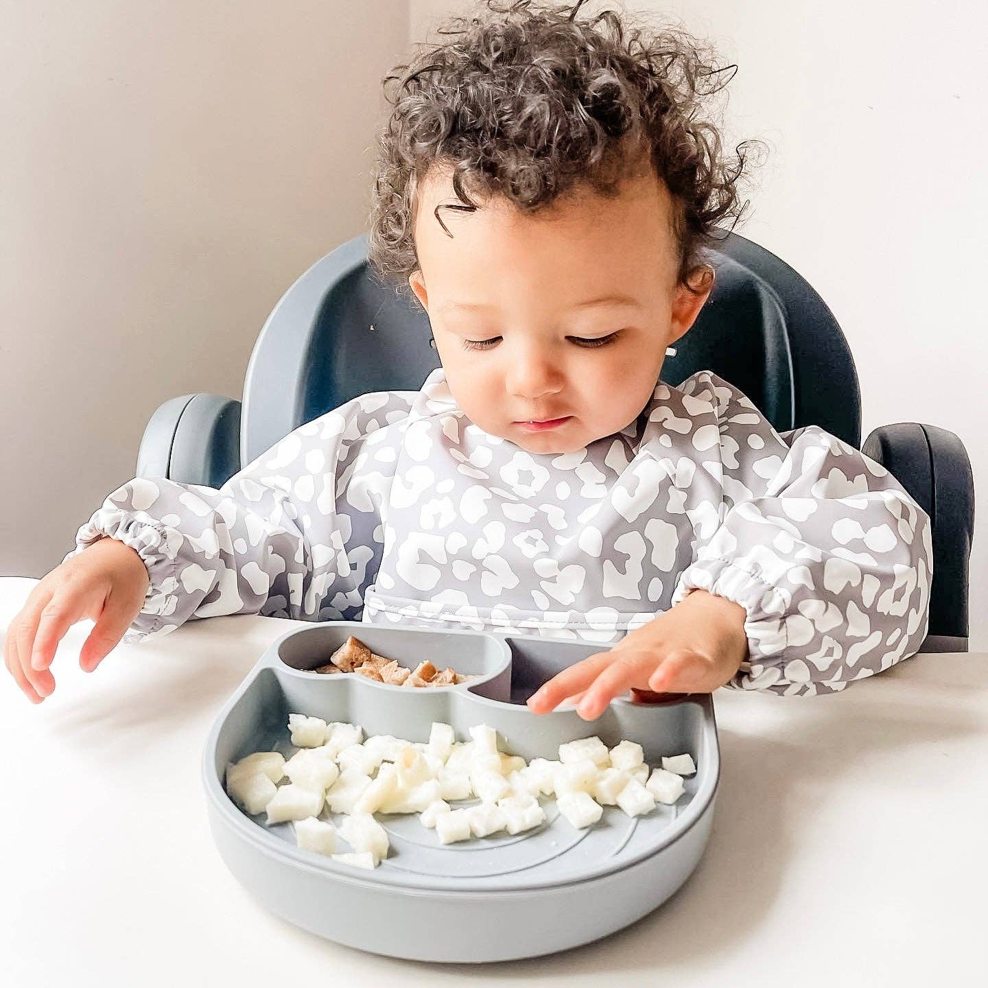 The Grayson Long Sleeve Bib - Leopard: Petal Pink / 6-36M