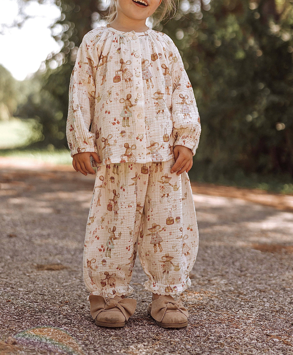Bramble and Berry Vintage Lace Balloon Pant: 8 year