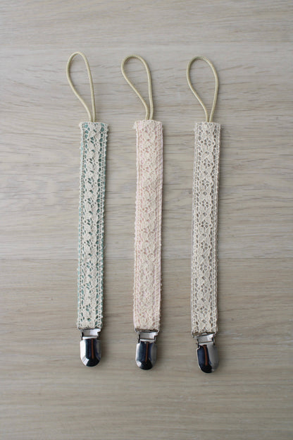 Crotchet Ribbon Collection Pacifier Clip: Taupe