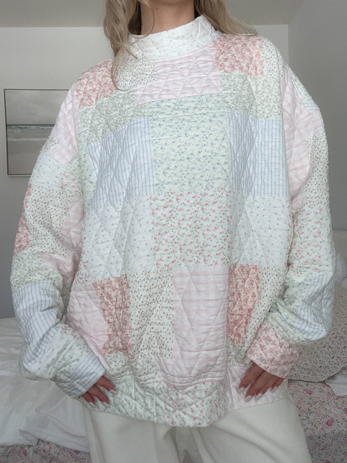 Quilted Pastel Mockneck Sweatshirt: Pastel
